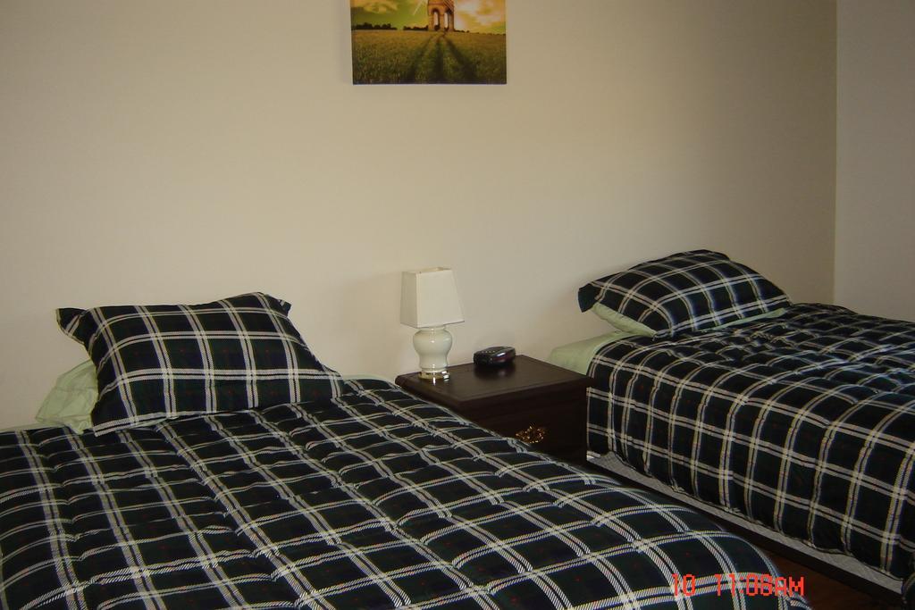 Midway Motel Radisson Room photo